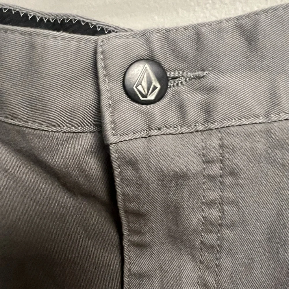 Volcom Shorts Mens Sz 40 Gray Skateboarding Casual Outdoor‎ Chino